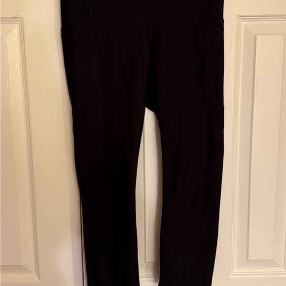 Old navy Active Leggings with Pockets - Picture 3 of 3